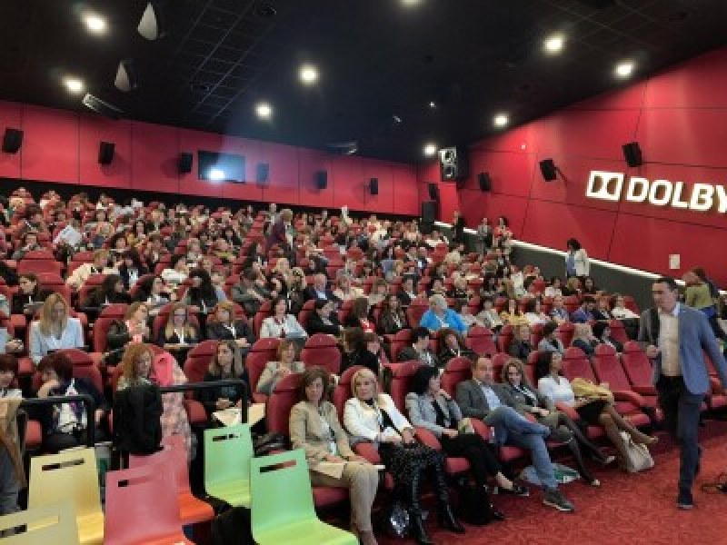 Над 200 директори и учители участват в международна конференция в Пловдив