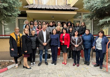 Представители на персонала от всички детски ясли в община Враца