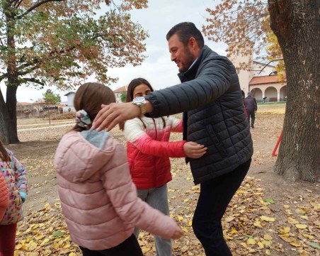 Читалня в парка ще радва децата на Цалапица