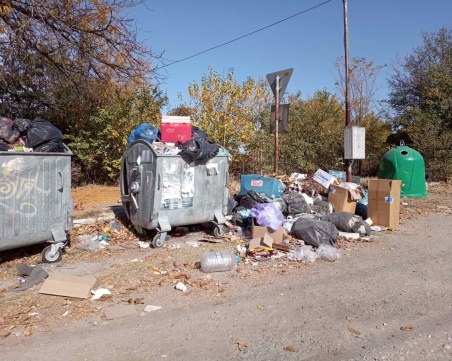 Кметство Крумово обясни мръсотията в селото с ръста на жители без адресна регистрация