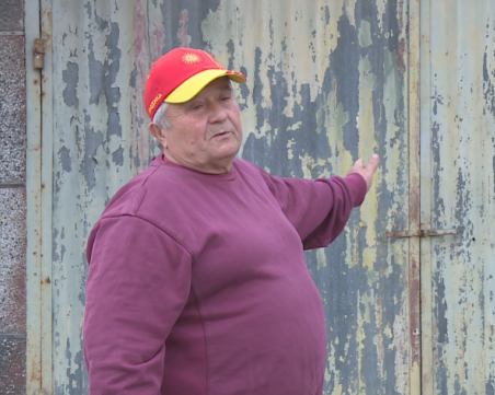 Мъж от пловдивско село отваря македонски клуб в гаража си