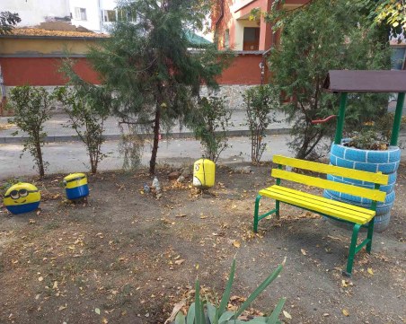 Облагородиха детска площадка в „Северен