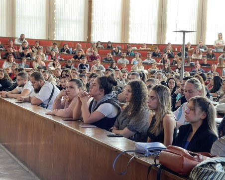 Професор от УХТ: Ако не спрем войната, скоро този 70-годишен университет може да го няма