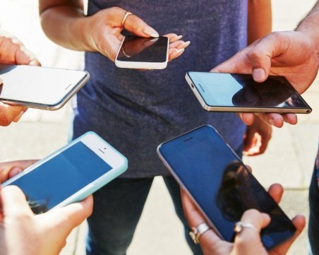 Алергии и болести от смартфона? Вижте как да го почистим, за да запазим здравето си