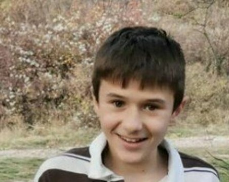 Хеликоптер се включи в издирването на 12-годишния Александър