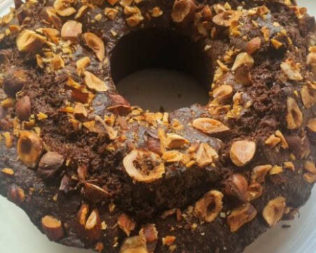 Шоколадов кекс с лешници и брашно от рожков