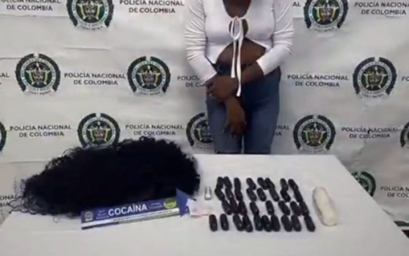 Две жени опитаха да пренесат кокаин за Европа, скрит в екстеншъните