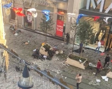 Експлозия в центъра на Истанбул, има загинали и ранени