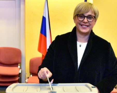 Ще стане ли адвокатка на Мелания Тръмп президент? В Словения гласуват на балотаж