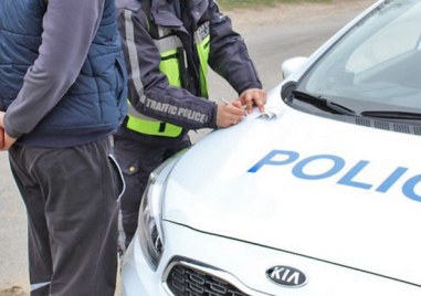 Неправоспособен шофьор бе задържан в ареста на РУ Първомай заради предлагане