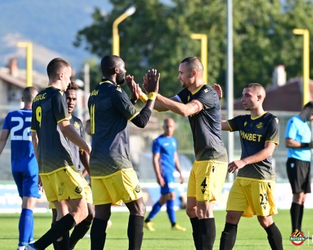 Ботев обяви свободен вход за контролата с Литекс