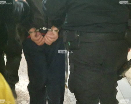 Поискаха постоянен арест за задържания за подкуп граничар