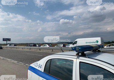 Автомагистрала Тракия е затворена от Карнобат в посока Бургас поради тежък пътен