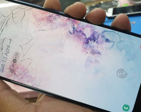 Две съдебни инстанции „порязаха” мобилен оператор за глоба от 500 лева