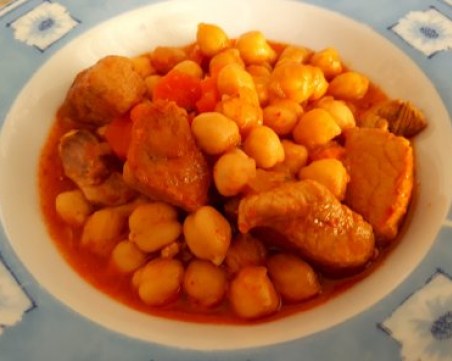 Как да си приготвим вкусен нахут със свинско в домашни условия