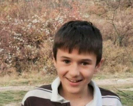 Пети ден без следа от Александър, издирването продължава