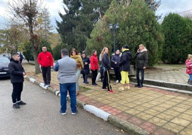 Ден на траур в казанлъшкото село Бузовград Днес се прощават