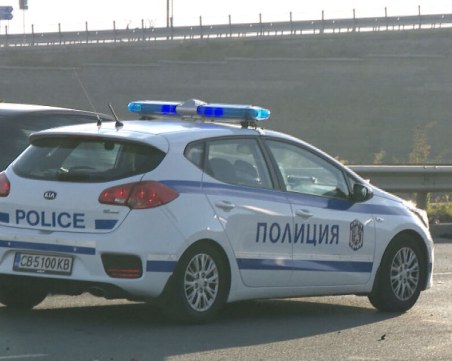 Задържаха 13 нелегални мигранти на Околовръстно на София