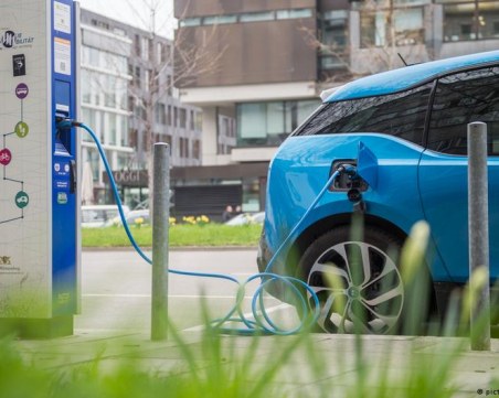 Поставят зелени номера на електрическите автомобили