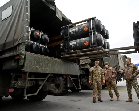 САЩ изчерпват запаси от оръжия и боеприпаси, които са обещали на Украйна