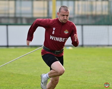 Тодор Неделев се връща на терена през февруари