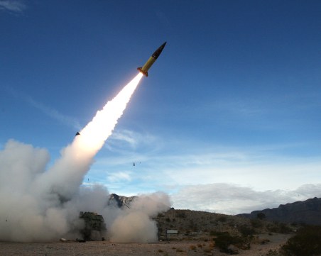 Украйна удари три командни центъра и пет склада с боеприпаси на Русия