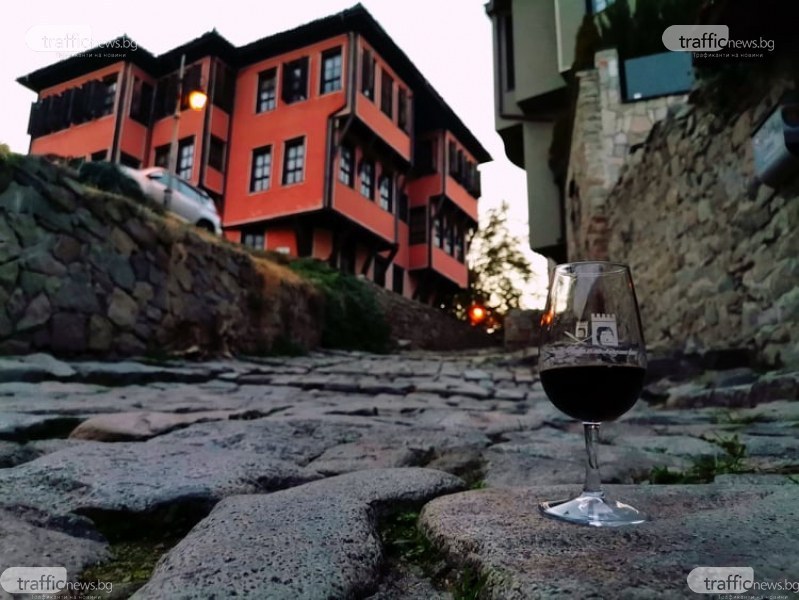 Над 300 вида вина и вкусни храни изкушават в Стария град на Пловдив
