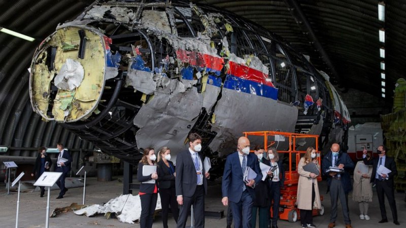 Нидерландски съд осъди двама руснаци и един украинец за MH17