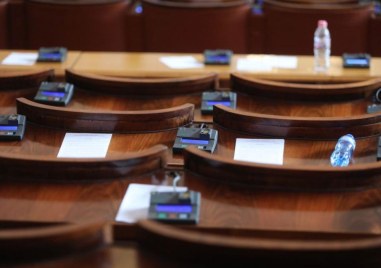При третата регистрация парламентарната група на ГЕРБ СДС влязоха в пленарната