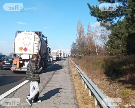 Катастрофа на АМ „Тракия” образува сериозно задръстване в посока София