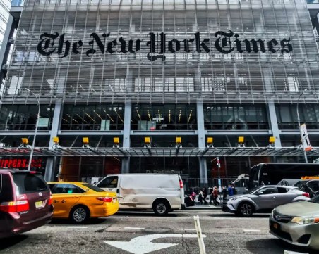 Мъж с брадва и меч нахлу в редакцията на „Ню Йорк таймс