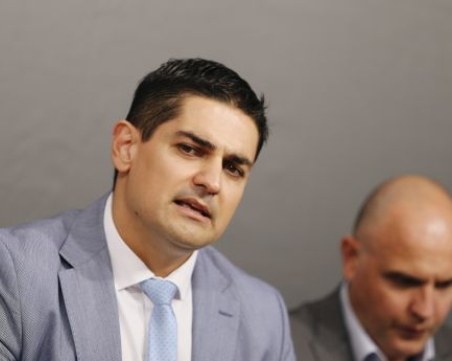 Радостин Василев: ГЕРБ и ДПС използват Нинова като маша