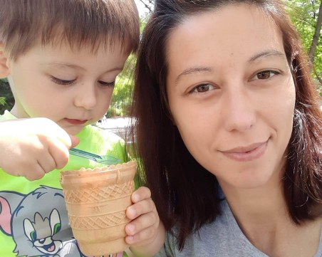 Зов за помощ: Да помогнем на младата майка Ваня Кръстева да живее