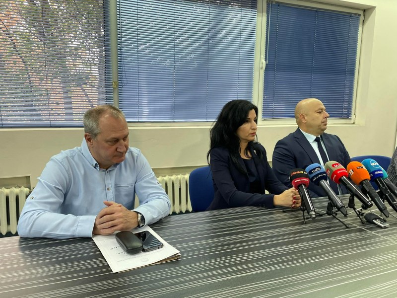 Малката Рейсиян, изчезнала преди дни от двора на имение в