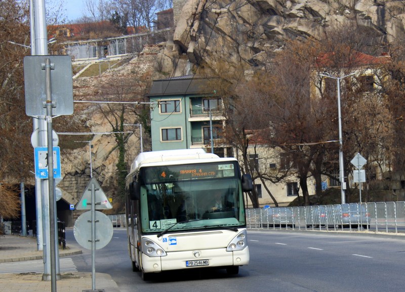 Пускат повече автобуси по линия № 4 към езиковите гимназии в Пловдив
