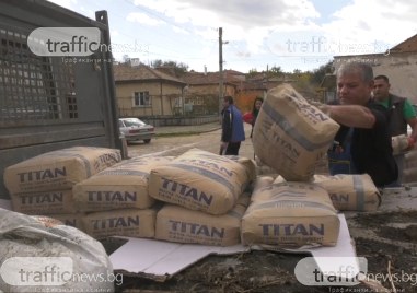 От днес Община Карлово започна предоставянето на строителни материали дарени
