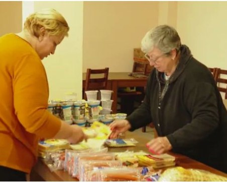 Украинските бежанци остават без храна в държавните бази