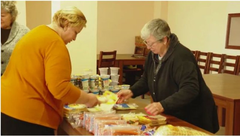 Украинските бежанци остават без храна в държавните бази