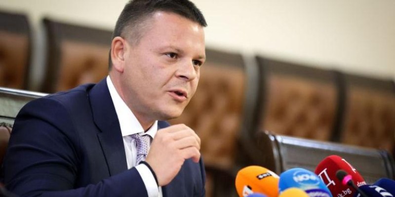 Вицепремиерът Алексиев: Ще има допълнителна компенсация за горивата