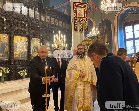 Със заупокойна молитва - Пловдив почете жертвите на пътя