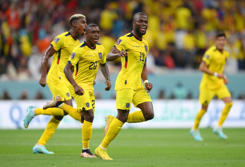 Еквадор помрачи дебюта на домакина Катар на Световно първенство и