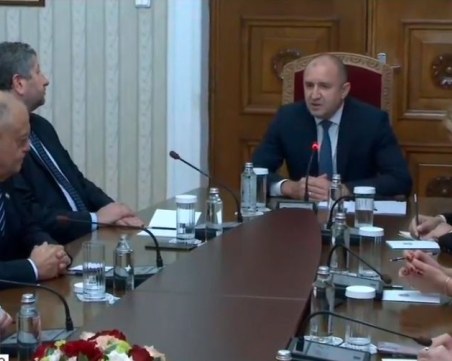 Радев към ДБ: Българите не очакват това, което се случва в парламента