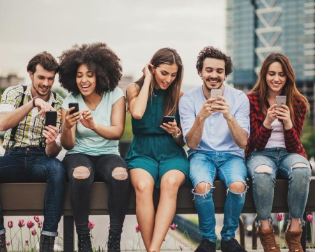 Защо младежите не се притесняват особено за влиянието на социалните мрежи върху живота им?