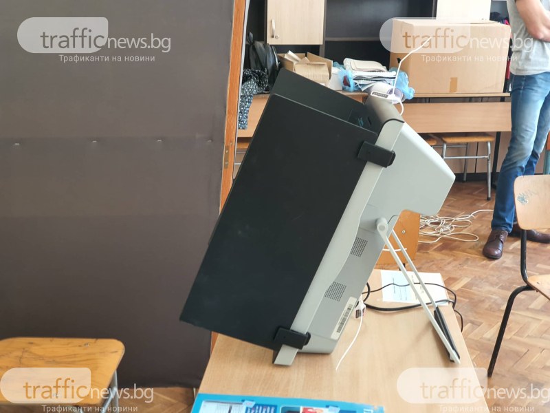 Цветозар Томов: По-добре да няма машини на изборите изобщо