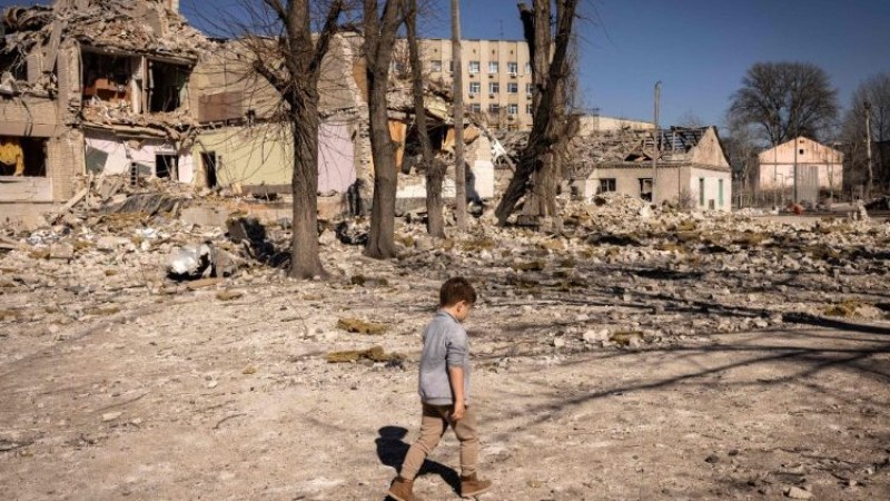 Украйна: Над 8300 цивилни са загинали във войната, от тях - 437 деца