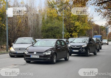 Транспортен хаос се образува на прелеза на ул Свобода в Пловдив