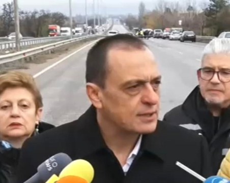 СДВР: Полицейският бус не се е опитвал да препречи пътя на нарушителите