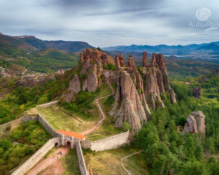 Илън Мъск впечатлен от Белоградчишките скали, сравни ги с фентъзи свят