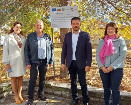 Още две нови площадки за игра ще радват децата в община „Родопи