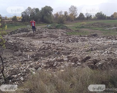 Строителни работници унищожиха артефакти на праисторическа могила край Асеновград